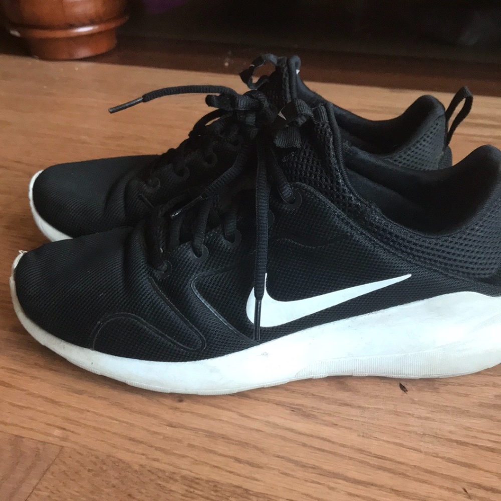 Nike Men's Black Kaishi 2.0 SE Running Shoes 8.5